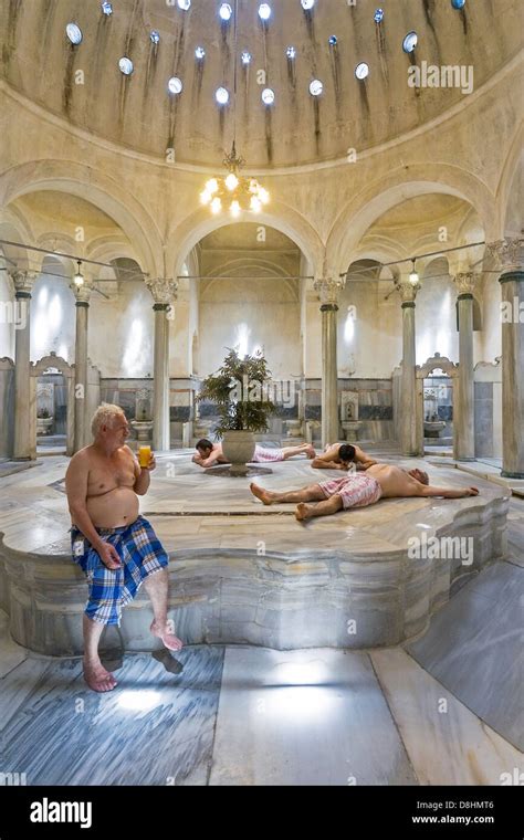 baise turc|The Turkish Bath .